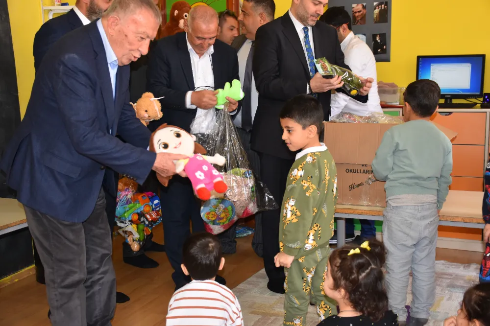 PENDİKLİ ÇOCUKLARIN BAĞIŞLADIĞI OYUNCAKLAR, SİVEREKLİ ÇOCUKLARA ULAŞTIRILDI