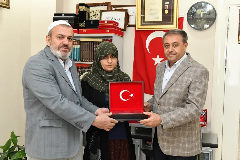 VALİ ŞILDAK’TAN ANNELER GÜNÜ ZİYARETİ