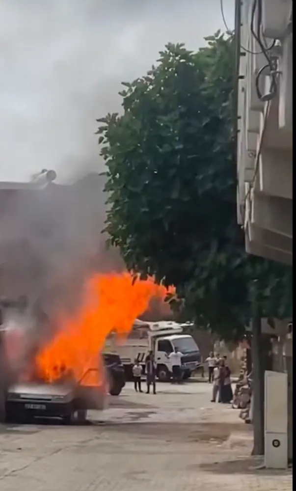 SİVEREK’TE PARK HALİNDEKİ OTOMOBİL ALEV ALDI