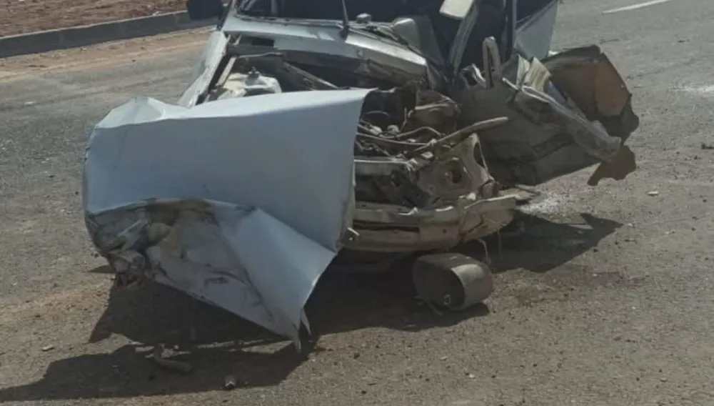 KAMYON İLE OTOMOBİL ÇARPIŞTI: 1 ÖLÜ, 3 YARALI