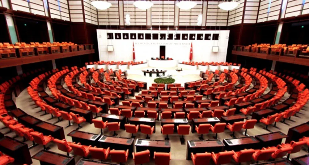 10. YARGI PAKETİ ADALET KOMİSYONU’NDA KABUL EDİLDİ