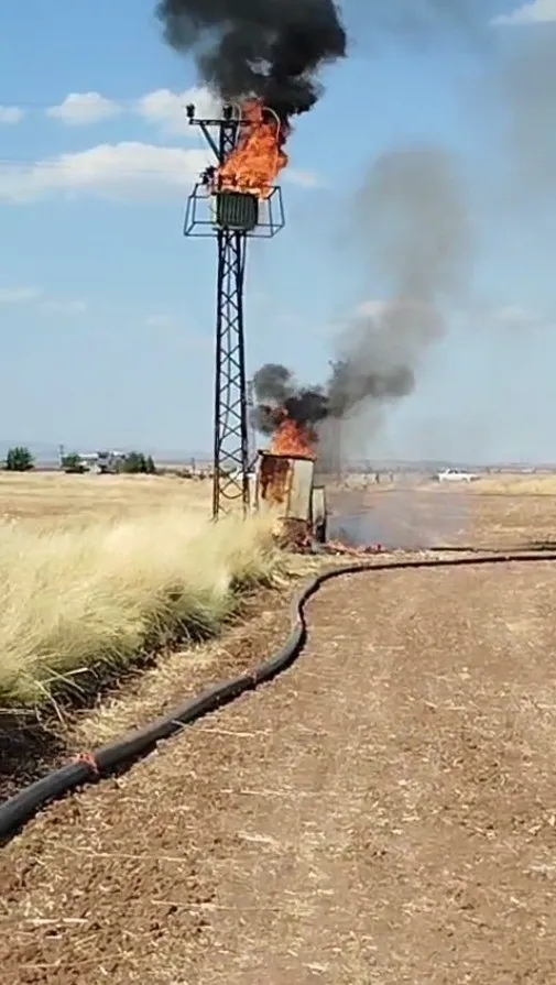 ŞANLIURFA’DA TRAFO YANGINI KORKUTTU 