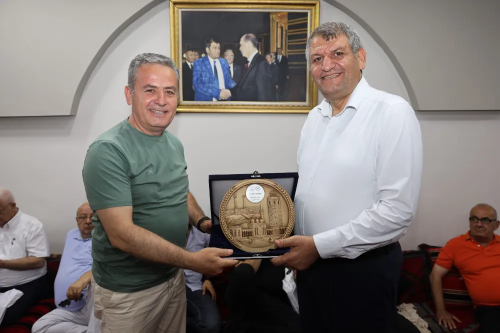 BAŞKAN AYHAN, TÜRKİYE