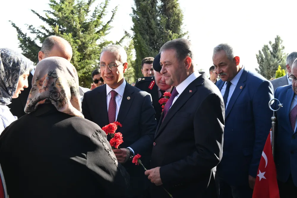 VALİ ŞILDAK’TAN AREFE GÜNÜ ANLAMLI ZİYARET