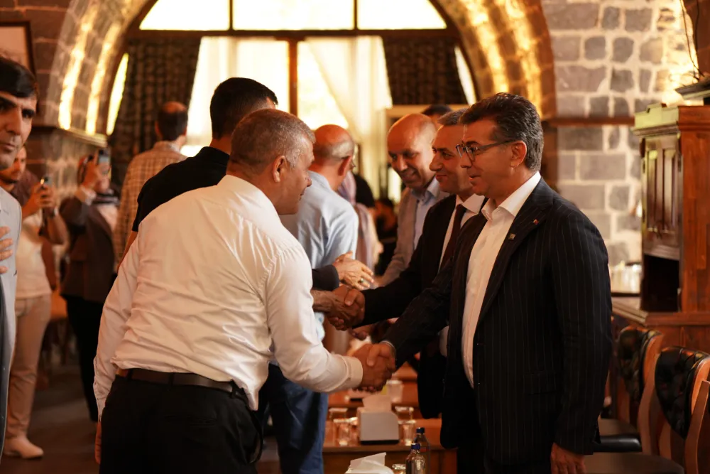 Başkan Bucak Vatandaşlarla Bayramlaştı