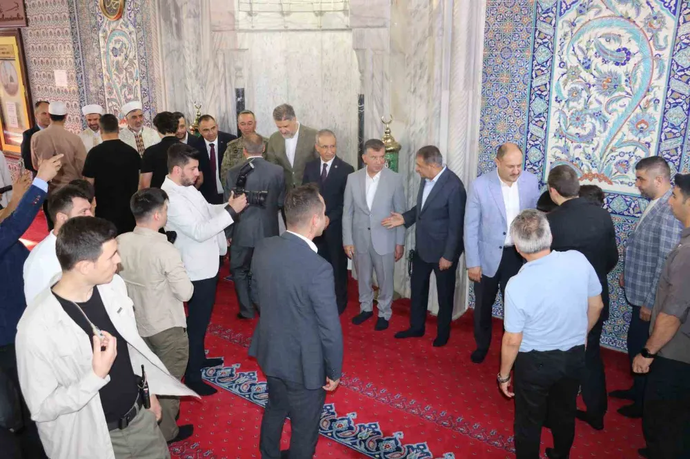 Peygamberler şehri Şanlıurfa’da bayram namazı coşkusu