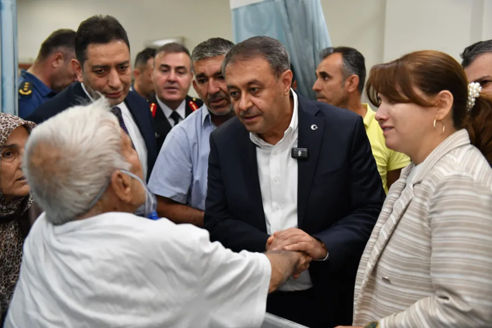 VALİ ŞILDAK’IN YOĞUN BAYRAM MESAİSİ BUGÜN DE SÜRDÜ