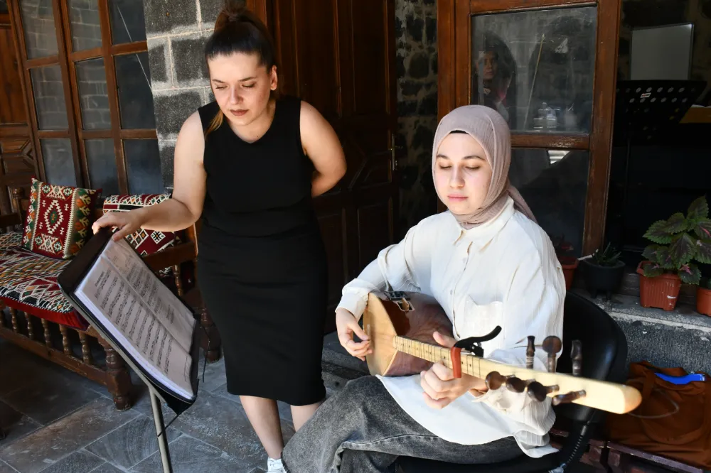 SİVEREK BELEDİYESİ YENİ MÜZİSYENLER YETİŞTİRİYOR