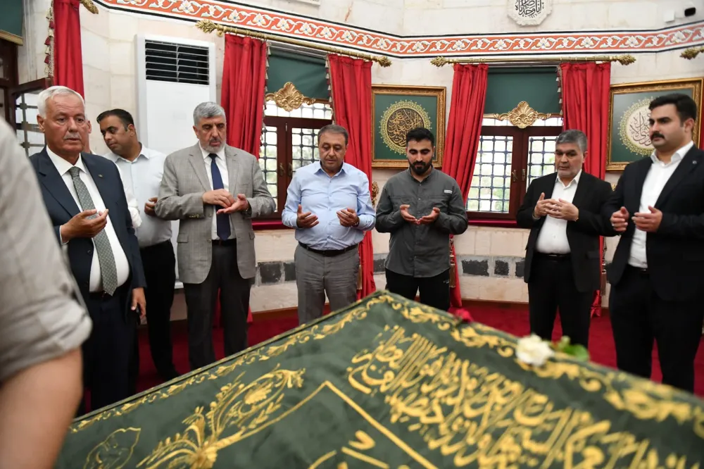 VALİ ŞILDAK EYYÜP NEBİ’DE İNCELEMEDE BULUNDU