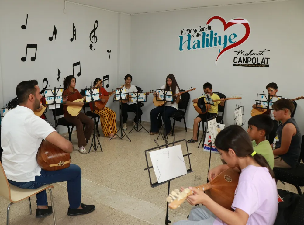 HALİLİYE BELEDİYESİ’NDEN KISAS’A SANAT ELİ: ÇOCUKLAR BAĞLAMAYLA TANIŞIYOR
