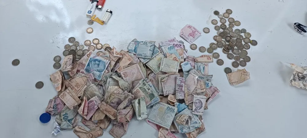 ÜZERİNDEN 20 BİN LİRA ÇIKAN DİLENCİ SINIR DIŞI EDİLDİ
