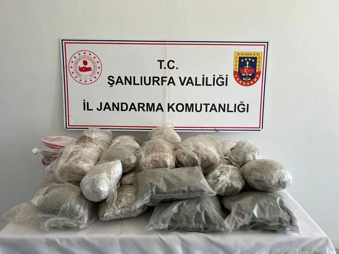 ŞANLIURFA’DA 26 KİLO ESRAR ELE GEÇİRİLDİ 