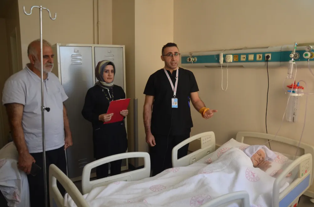 94 YAŞINDAKİ HASTAYA 15 DAKİKALIK MUCİZE OPERASYON