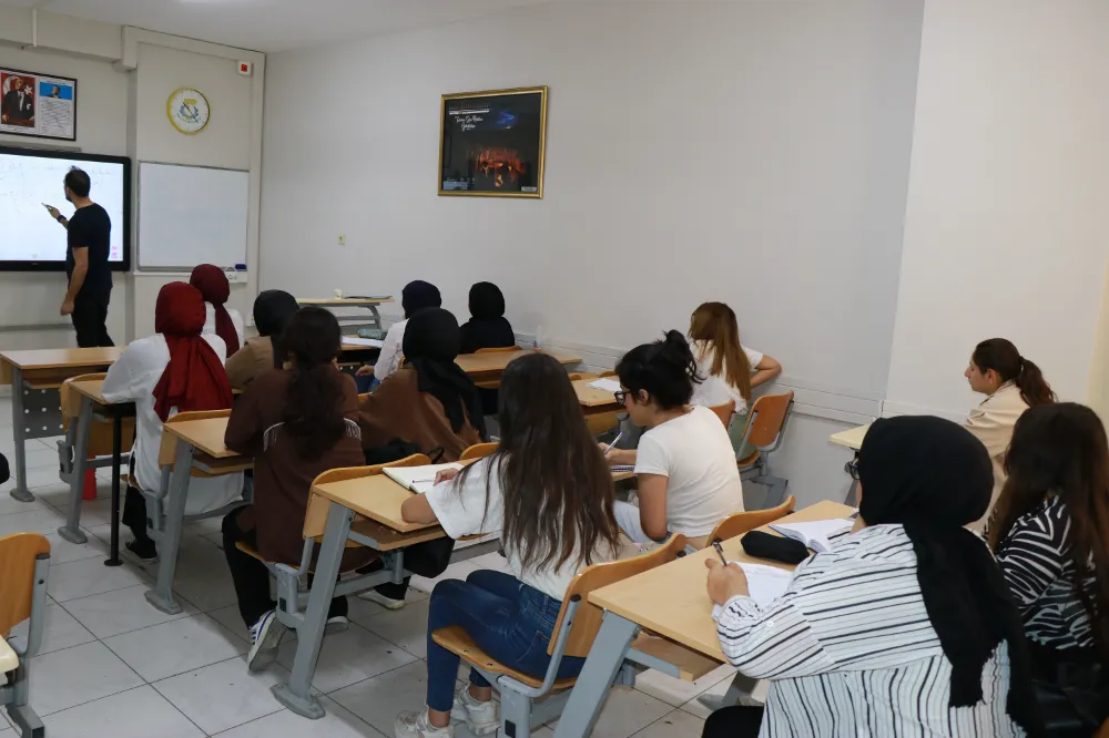 116 ÖĞRENCİ HAYALLERİNE HALİLİYE BELEDİYESİ İLE KAVUŞTU