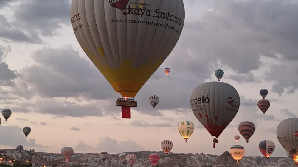 SICAK HAVA BALONLARI 30 AĞUSTOS ZAFER BAYRAMI İÇİN HAVALANDI