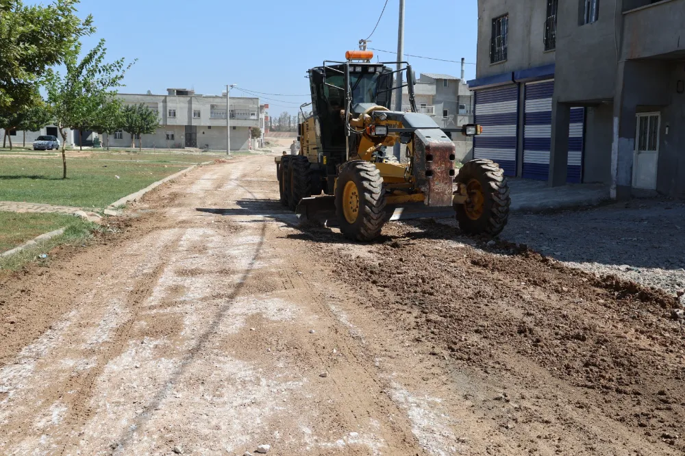Akçakale Belediyesi Kırsalda Yol Çalışmalarını Aralıksız Sürdürüyor