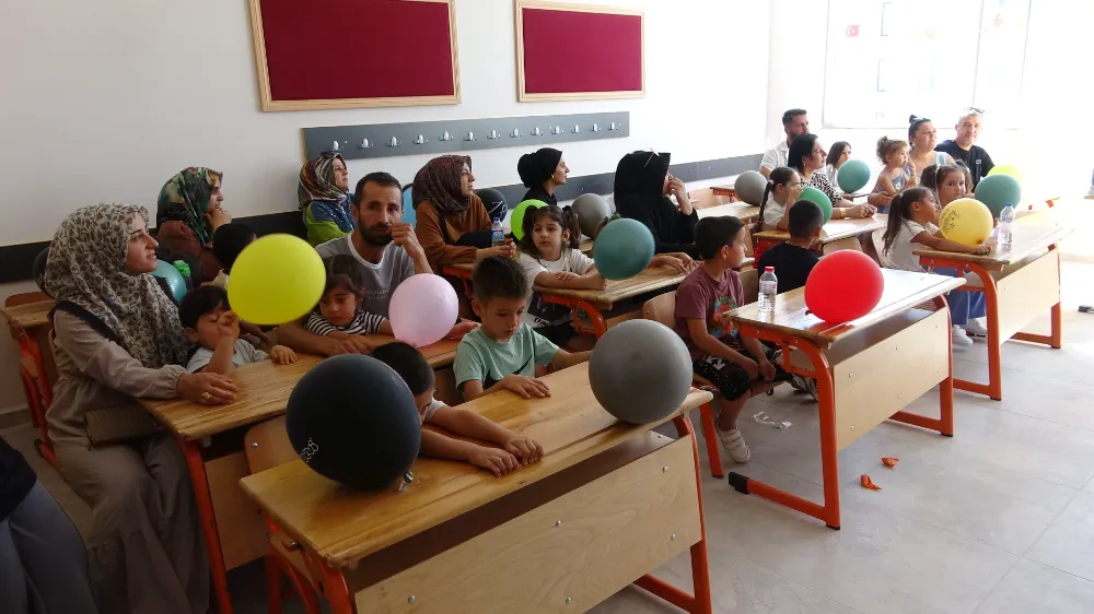 DEPREM SONRASI YAPILAN OKULLARDA EĞİTİM ÖĞRETİM BAŞLADI