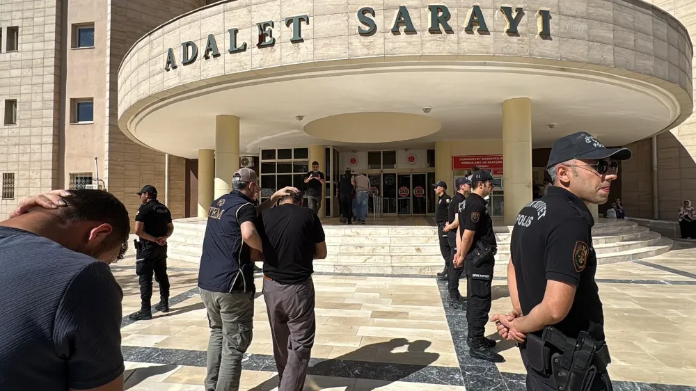 ŞANLIURFA’DA DEAŞ OPERASYONUNDAN GÖZALTINA ALINAN 14 ŞÜPHELİ ADLİYEDE