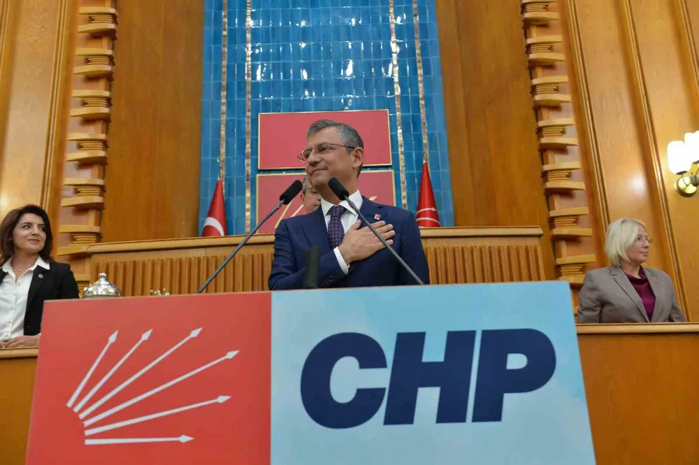 ÖZGÜR ÖZEL, YENİDEN CHP GENEL BAŞKANI SEÇİLDİ
