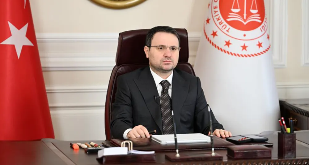 BAKAN GÜRLEK: "SAVUNMA HAKKININ ORTADAN KALDIRILMASI GİBİ BİR YAKLAŞIMIMIZ KESİNLİKLE SÖZ KONUSU OLAMAZ"