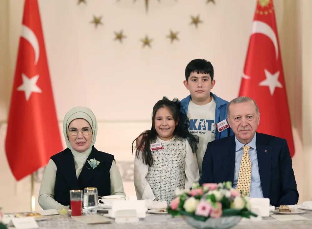 CUMHURBAŞKANI ERDOĞAN: "TÜRKİYE KENDİ GÜVENLİĞİ İÇİN YALNIZCA SINIRLARI DAHİLİNDE DEĞİL SINIRLARIN ÖTESİNDE DE HER TÜRLÜ ADIMI ATMAKTADIR"