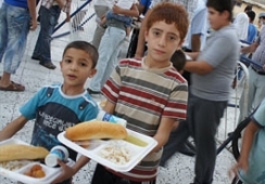 OSM?den Bin 500 kişiye iftar yemeği