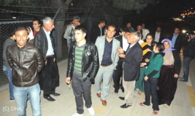 TUGAY KOMUTANLIĞI ÖNÜNDE BEKLEDİLER