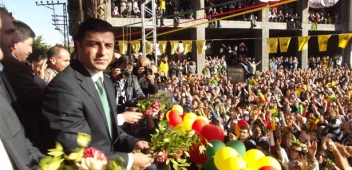 Diyarbakır?da Barışın Nevruz?u