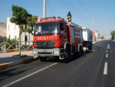 SEYİR HALİNDEKİ TIR`IN DORSESİ YANDI
