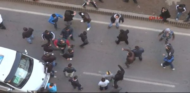 Cadde ortasında silahlı kavga