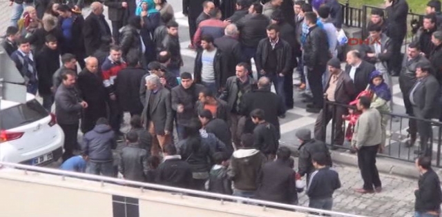 ŞANLIURFA`DA YAYALARIN YOL VERME TARTIŞMASI