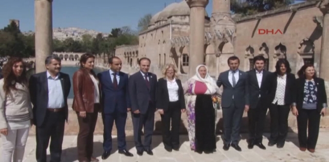 HDP Adayları Dualarla Seçim Çalışmasına Başladı