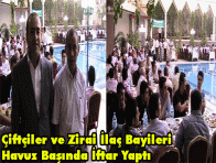 Çiftçiler ve Zirai İlaç Bayileri Havuz Başında İftar Yaptı