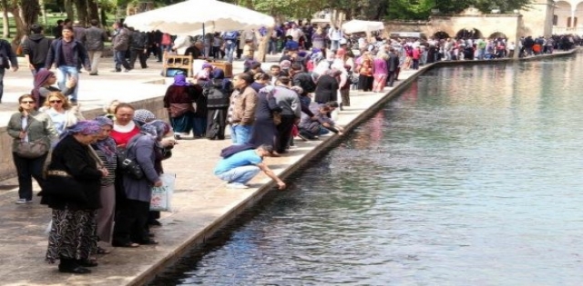 Balıklıgöl?e Yerli Yabancı Turist Akını