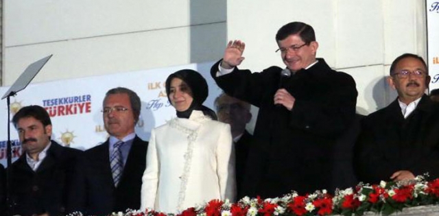 Davutoğlu`nun balkon konuşması