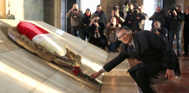 Ödülünü aldı, Anıtkabir`e koştu