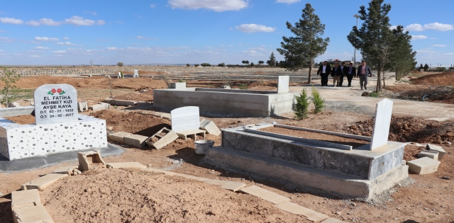 : MEZARLIKLAR MANEVİYATINA DAHA DA UYGUN HALE GETİRİLİYOR