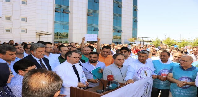 Sağlık çalışanları Dr. Yalçın`ın darp edilmesini kınadı 