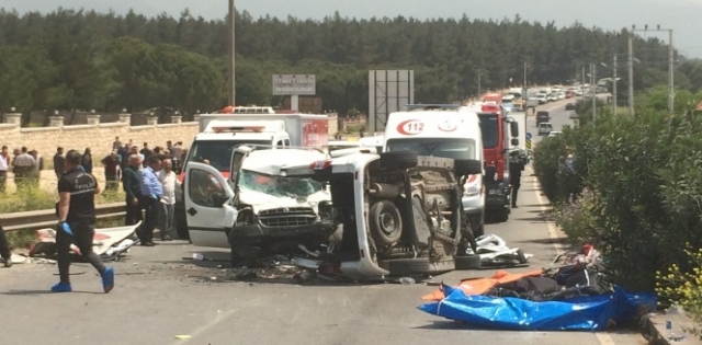 İzmir Buca`da feci kaza! 7 ölü