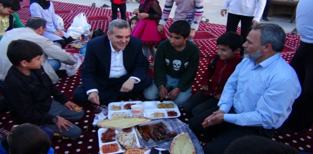 BAŞKAN BEYAZGÜL`DEN HALİL İBRAHİM SOFRASINA DAVET