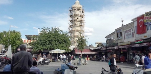 Onarılan tarihi camiler bayram sonrası ibadete açılıyor
