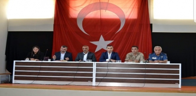 Hilvan`da muhtarlar istişare toplantısında buluştu