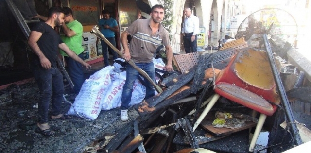 Şanlıurfa`da kafede çıkan yangın korkuttu