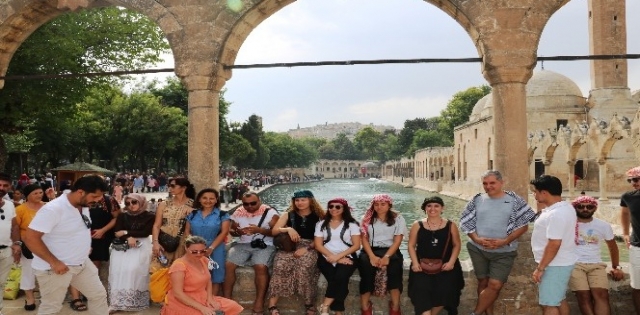Balıklıgöl ziyaretçi akınına uğradı