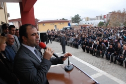 BELDE HALKINDAN GÖRKEMLİ KARŞILAMA