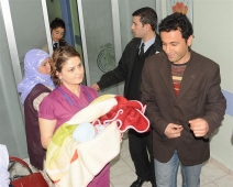 ŞANLIURFA`DA YENİ YILIN İLK BEBEĞİ 