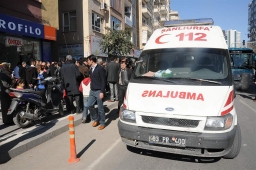ŞANLIURFA`DA KIZ KAVGASI: 1 YARALI